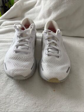 Nike ZoomX Invincible Run Flyknit White Pink Gray Men's Running Shoes Breathable